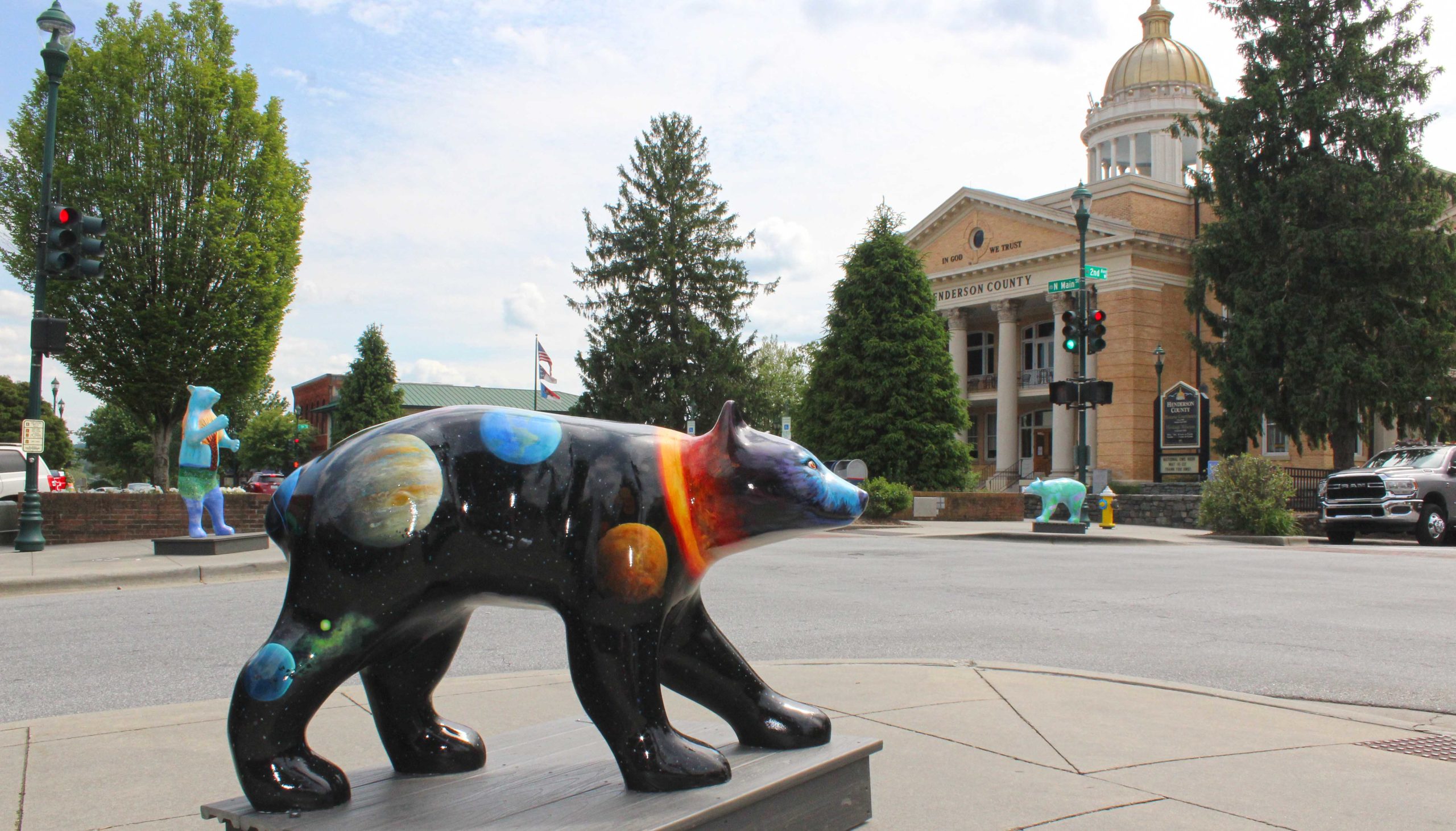 BEARFOOTIN 2024 BEARS TO BE REVEALED MAY 8TH AT WELCOME CENTER STAGE