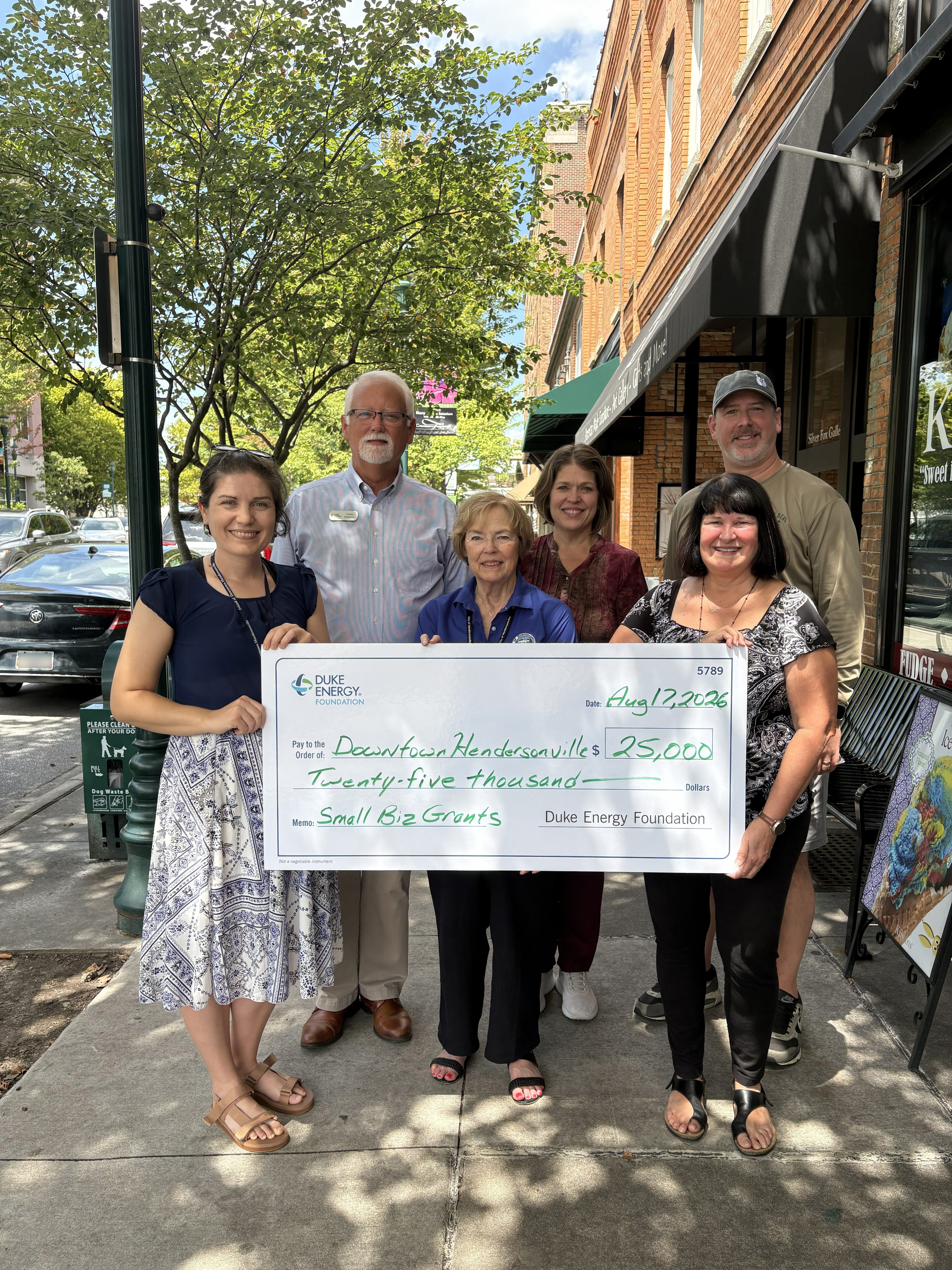 FRIENDS OF DOWNTOWN HENDERSONVILLE AWARDED $25,000 GRANT FROM DUKE ENERGY FOUNDATION TO SUPPORT DOWNTOWN BUSINESSES