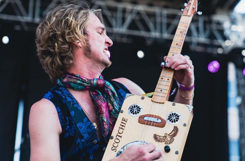 ANDREW SCOTCHIE HEADLINES AUGUST 20 RHYTHM & BREWS IN DOWNTOWN HENDERSONVILLE
