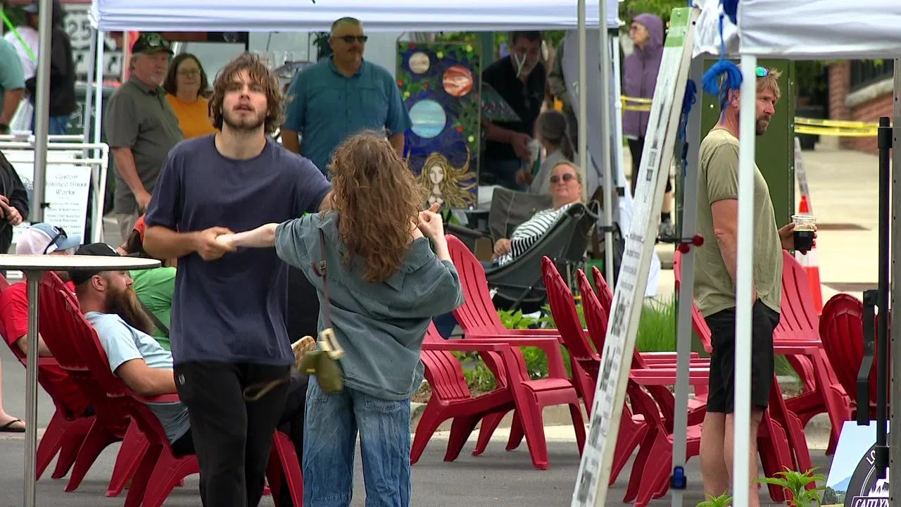 HENDERSONVILLE CELEBRATES GRAND REOPENING OF REVITALIZED 7TH AVENUE DISTRICT