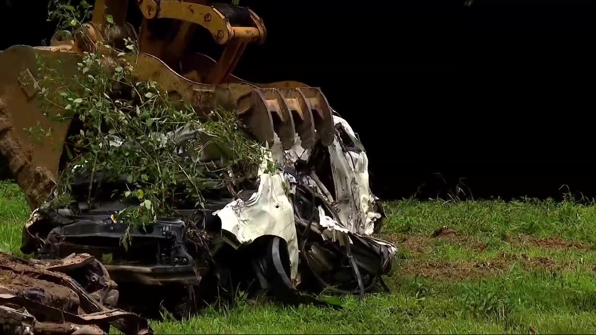 MOUNTAIN TRUE REMOVES VEHICLES FROM HENDERSON COUNTY RIVER NEARLY 2 YEARS AFTER HELENE
